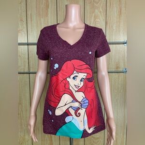 Disney Maroon Ariel Graphic Women's Tee SZ - L (Juniors)